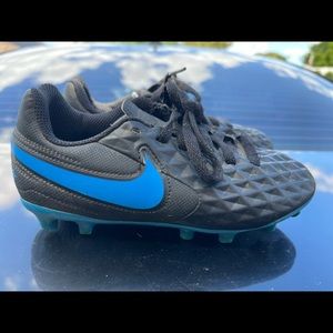 Nike Kids' Tiempo Legend 8 Club FG Soccer Cleats AT5881-004 Black/Blue Size 12C